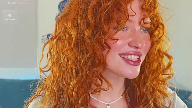 Snapshot of Born_to_Loveee chatting on September 2025 02:55:01 PM Born to Loveee online show from September 2025 02:55:01 PM