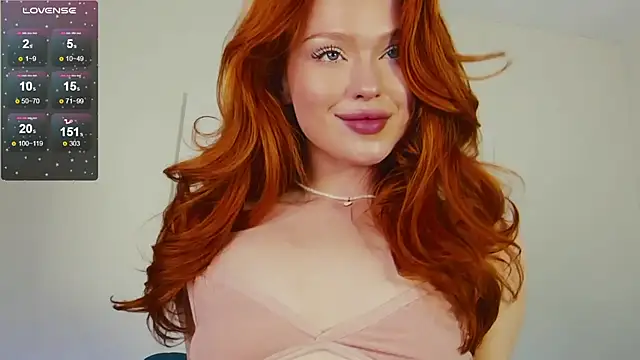 Snapshot of Born_to_Loveee chatting on December 2024 12:33:02 PM Born to Loveee online show from December 2024 12:33:02 PM