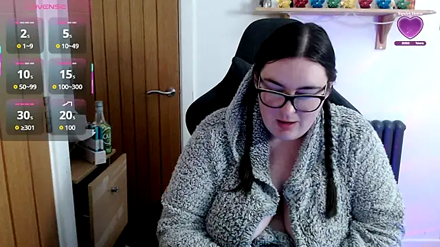 Snapshot of Rebecca_Summer chatting on April 2026 06:31:01 AM Rebecca Summer online show from April 2026 06:31:01 AM