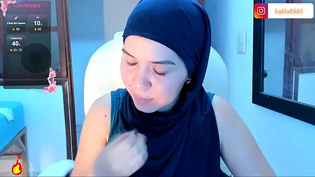 MatchedEyebrow online show from October 2025 09:49:02 PM