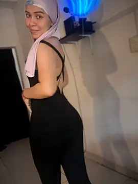 MatchedEyebrow online show from February 2026 06:43:02 PM