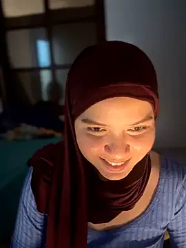 MatchedEyebrow online show from December 2025 09:28:02 PM