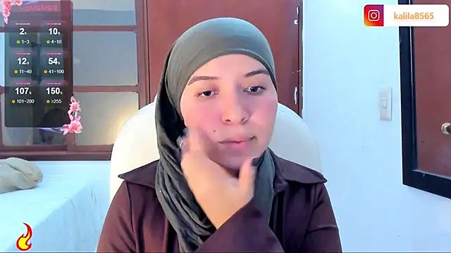 MatchedEyebrow online show from October 2025 09:37:01 PM