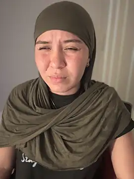 MatchedEyebrow online show from November 2025 10:13:01 PM