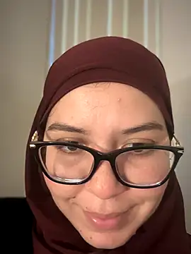 MatchedEyebrow online show from November 2025 10:54:01 PM