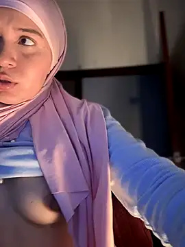 MatchedEyebrow online show from November 2025 09:57:02 PM