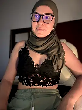 MatchedEyebrow online show from September 2025 09:51:02 PM