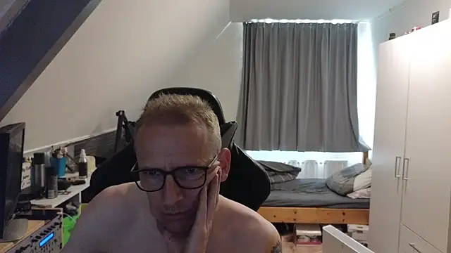 sexmenlion online show from April 2026 05:36:02 PM