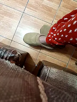 feet toes online show from March 2025 05:34:01 AM