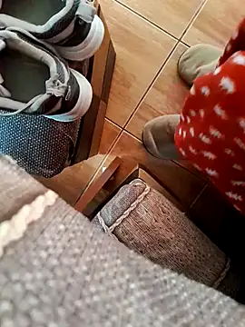 feet toes online show from March 2025 05:27:01 AM