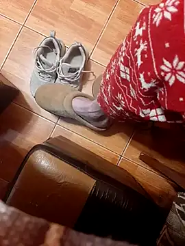 feet toes online show from December 2024 06:05:02 AM