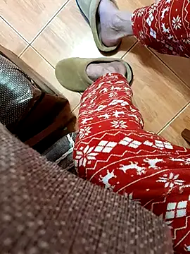 feet toes online show from February 2025 05:44:02 AM
