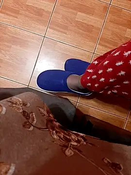 feet toes online show from November 2025 06:02:02 AM
