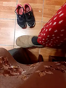 feet toes online show from March 2026 05:40:01 AM