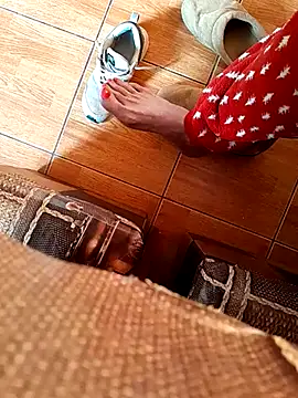 feet toes online show from February 2025 06:19:01 AM