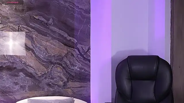 Snapshot of MadelineFox chatting on September 2025 09:48:02 AM MadelineFox online show from September 2025 09:48:02 AM