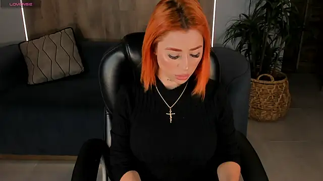 Snapshot of MadelineFox chatting on September 2025 08:13:02 AM MadelineFox online show from September 2025 08:13:02 AM