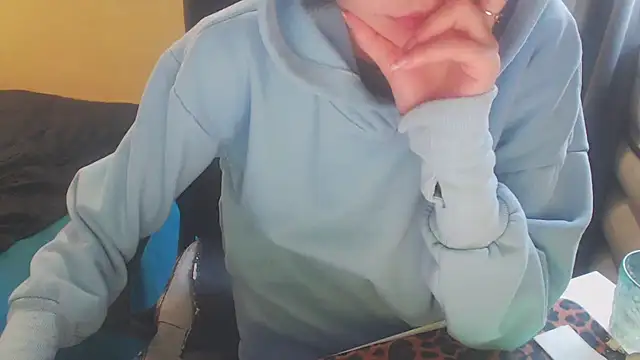 Laco-cO online show from December 2025 08:15:02 AM