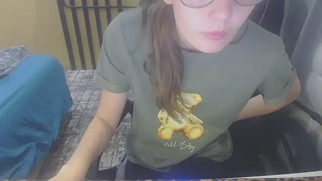 Laco-cO online show from November 2025 07:40:01 PM