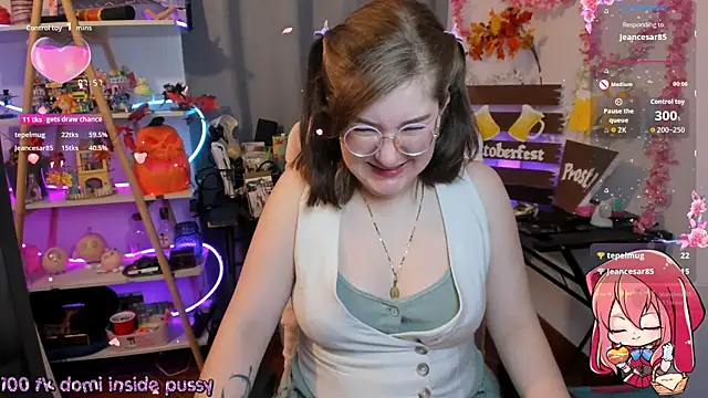 Snapshot of HunnyyLove chatting on October 2025 05:17:01 PM HunnyyLove online show from October 2025 05:17:01 PM