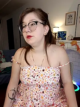 Snapshot of HunnyyLove chatting on January 2025 06:24:02 PM HunnyyLove online show from January 2025 06:24:02 PM