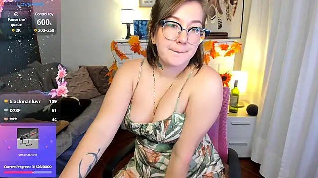 Snapshot of HunnyyLove chatting on March 2025 08:27:02 PM HunnyyLove online show from March 2025 08:27:02 PM