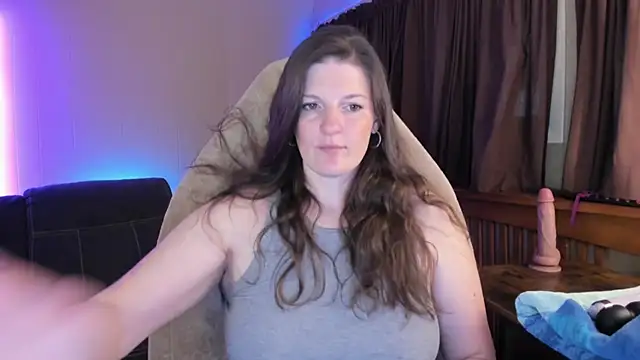 Kelly Carolina online show from September 2025 12:12:01 PM