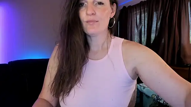 Kelly Carolina online show from September 2025 05:24:01 PM