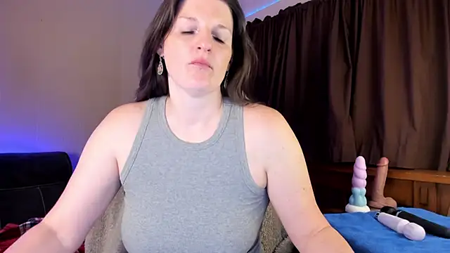 Kelly Carolina online show from November 2025 10:59:02 AM