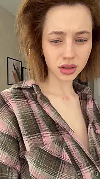 Camilla Railian online show from April 2026 05:47:02 AM