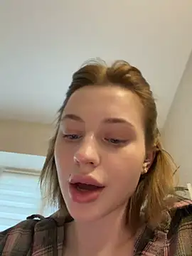 Camilla Railian online show from April 2026 05:52:02 PM