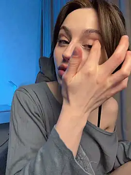 Camilla Railian online show from May 2026 09:07:01 PM