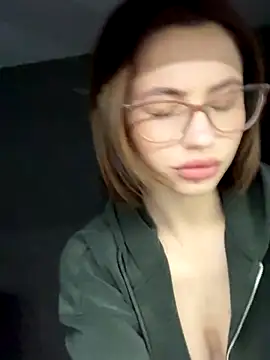 Camilla Railian online show from November 2025 01:32:02 AM