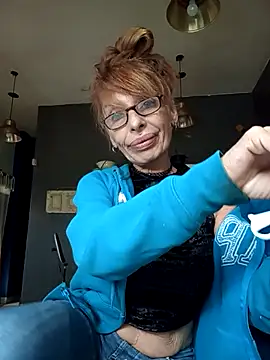 FrozenWaffle online show from November 2025 06:56:02 PM