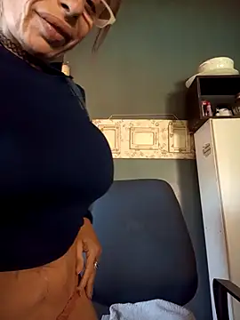 FrozenWaffle online show from April 2026 06:09:02 PM