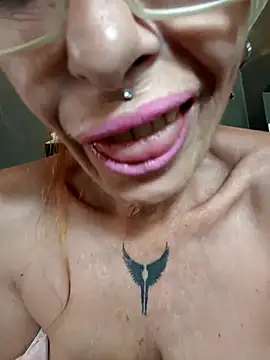 FrozenWaffle online show from December 2025 02:38:01 PM