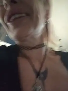 FrozenWaffle online show from May 2026 02:49:02 PM
