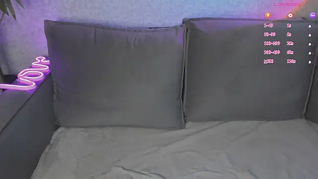 ReinaKousaka online show from July 2026 08:39:02 PM