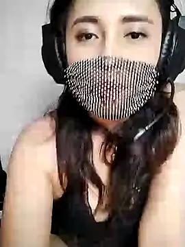  Shimmerlyn  online show from February 2025 02:37:01 PM