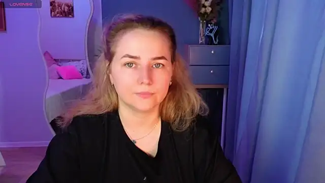 Snapshot of Mira_Mermayd chatting on May 2026 01:09:02 AM Mira Mermayd online show from May 2026 01:09:02 AM