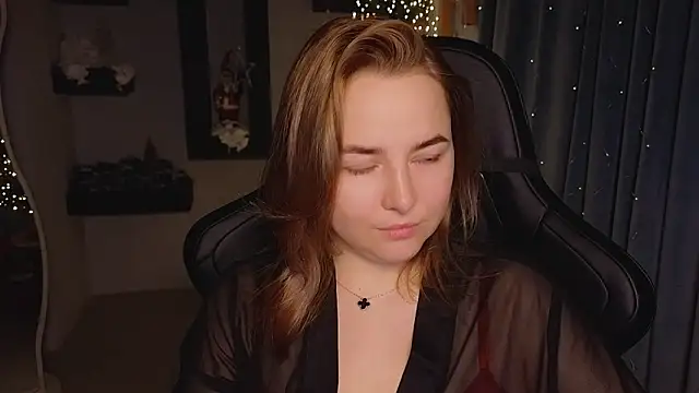 Snapshot of Mira_Mermayd chatting on December 2025 01:09:01 AM Mira Mermayd online show from December 2025 01:09:01 AM