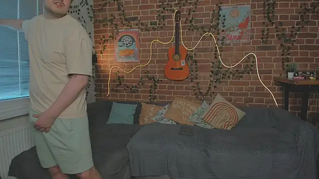 yamy yamy yamy online show from October 2025 02:31:02 PM