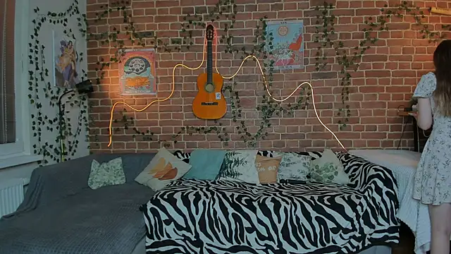 yamy yamy yamy online show from November 2025 01:59:02 PM