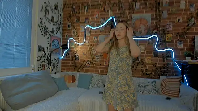 yamy yamy yamy online show from March 2025 02:01:02 PM