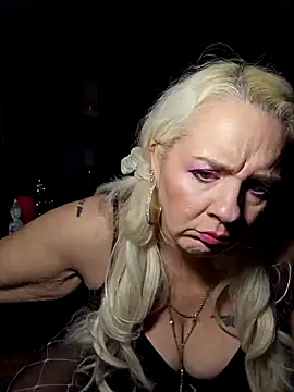 Snapshot of ladonnastarr chatting on February 2025 05:58:01 AM ladonnastarr online show from February 2025 05:58:01 AM