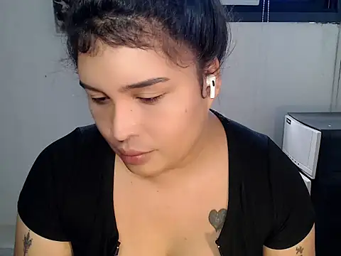 Snapshot of Hardcore_Tgirl chatting on June 2026 11:53:02 PM Hardcore Tgirl online show from June 2026 11:53:02 PM