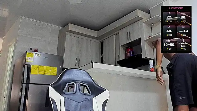 YeremiBrowm online show from February 2026 04:17:02 PM