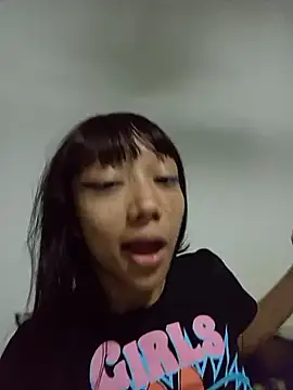 Snapshot of Karmakuro chatting on February 2026 12:33:01 AM Karmakuro online show from February 2026 12:33:01 AM