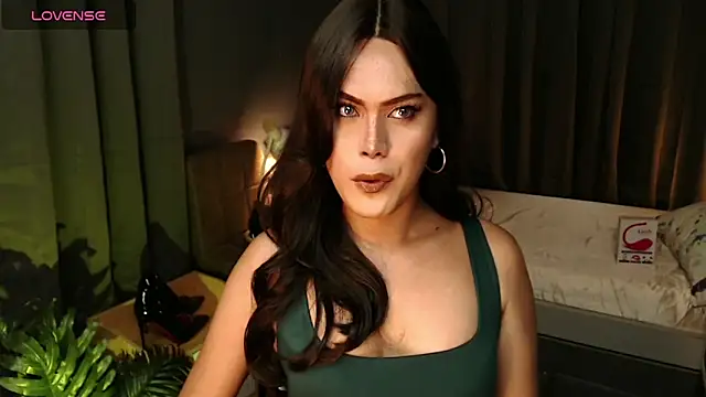 SweetieZeveey  online show from December 2025 03:15:02 PM