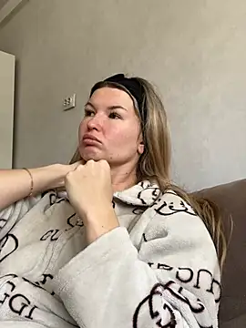 AngelMiaM online show from April 2026 07:28:01 AM